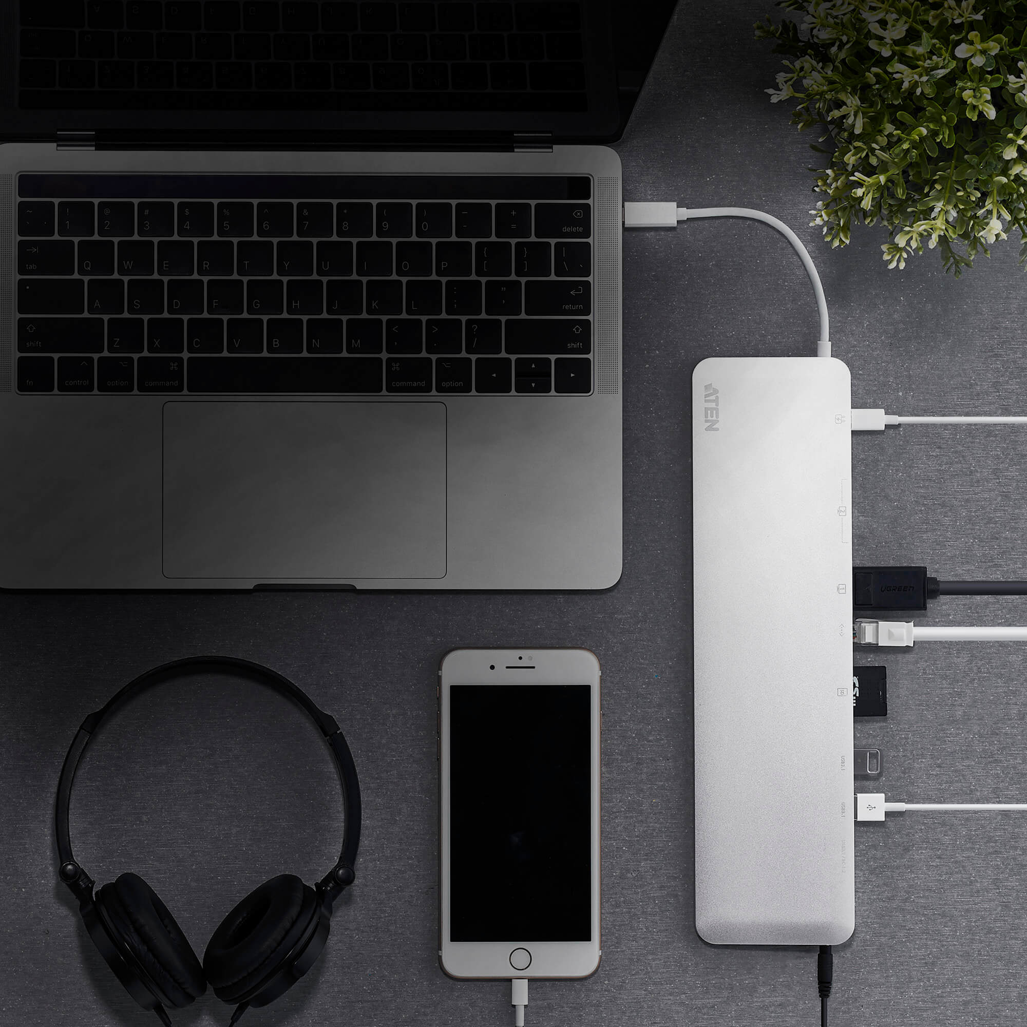 Station d'accueil multiports USB-C avec transfert de l'alimentation - UH3234,  ATEN Stations d'accueil et commutateurs