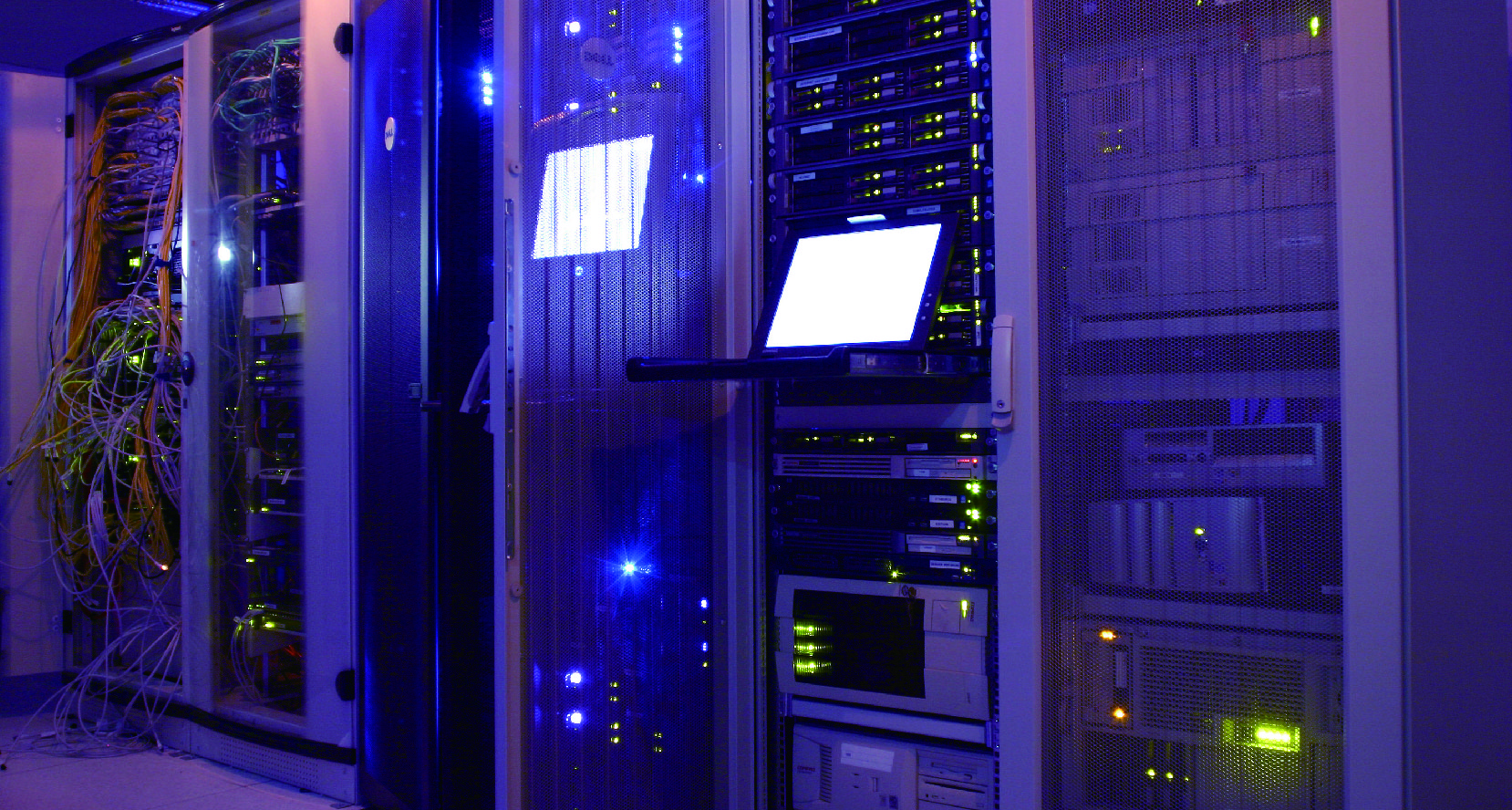 디지털 KVM 스위치의 대중적인 보급 - 아날로그 KVM 스위치는 여전히 존중할 가치